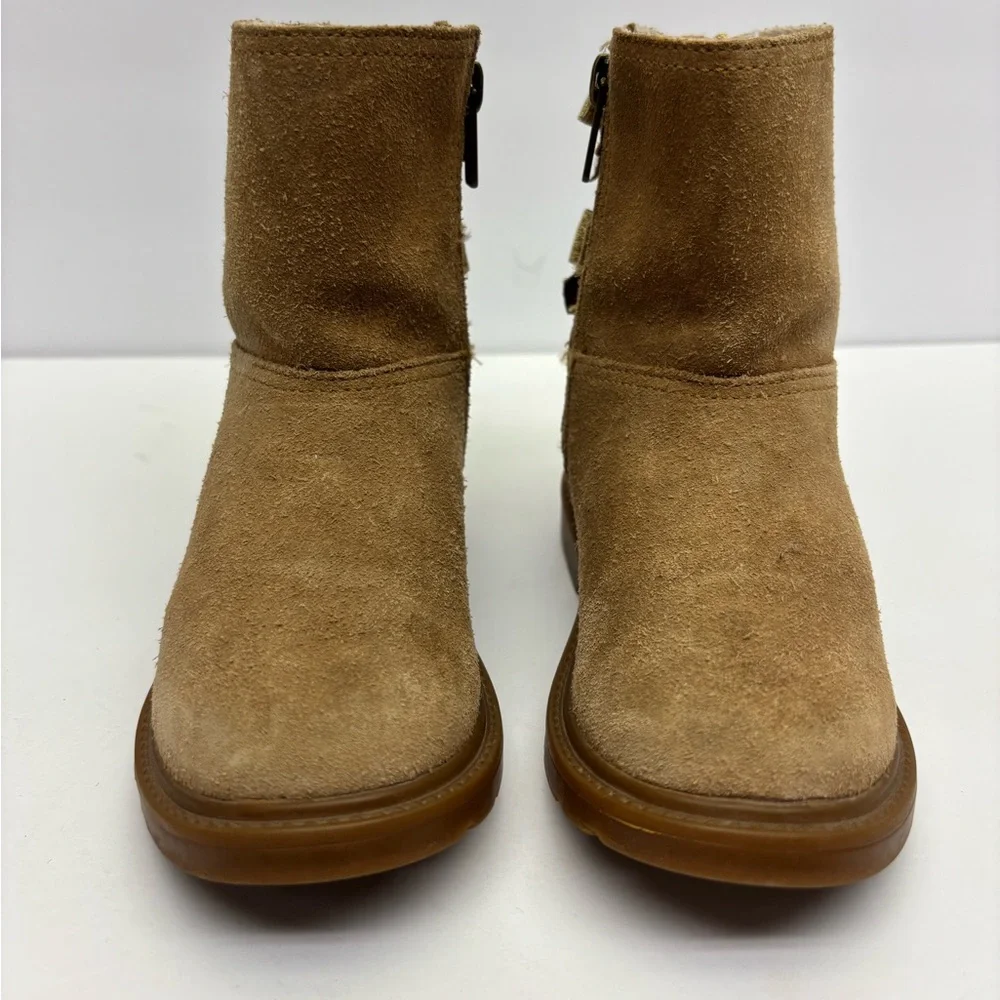Ugg Tan Suede Ankle Boots, SZ 10 toddler girl, box 35